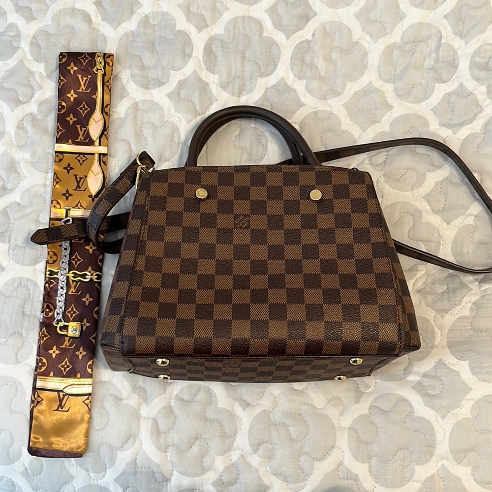 Satchel handbag,in excellent condition!